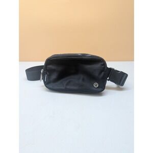 Lululemon Everywhere Black Belt Bag Purse Adjustable Buckle Crossbody *Read